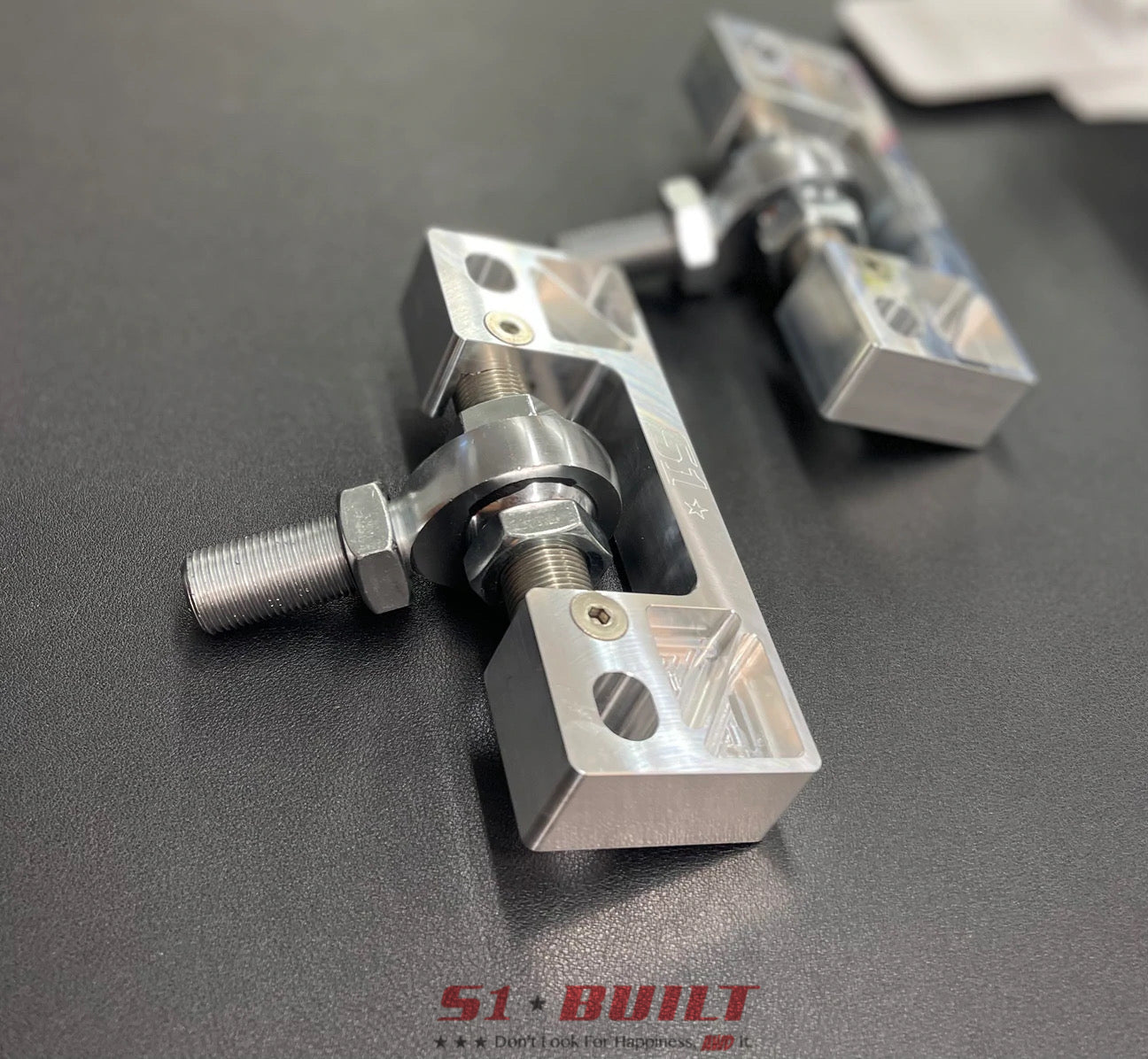 Billet Aluminum Toe Adjusters - Cast Arms/Alpha6 Lite